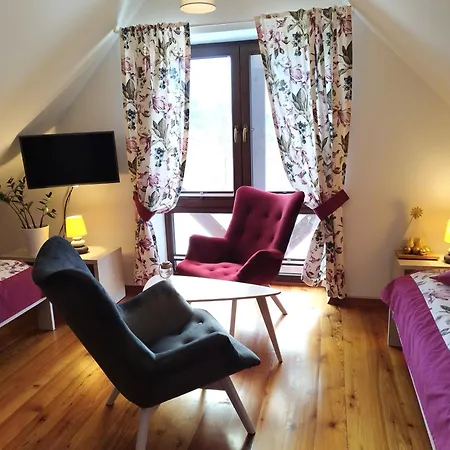 Vila Apartamety I Goscinne Na Jaskolczej