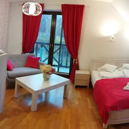 Vila Apartamety I Goscinne Na Jaskolczej