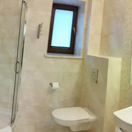 Apartamety I Goscinne Na Jaskolczej *