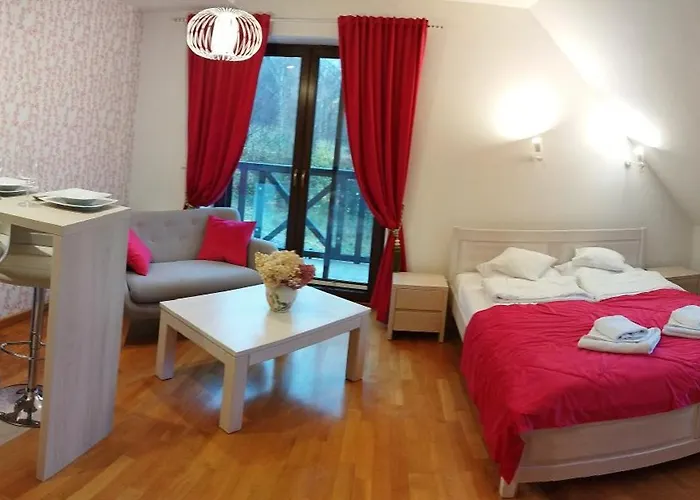 Vila Apartamety I Goscinne Na Jaskolczej