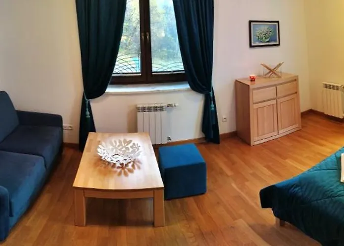 Vila Apartamety I Goscinne Na Jaskolczej *
