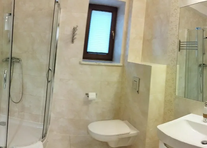 Apartamety I Goscinne Na Jaskolczej *