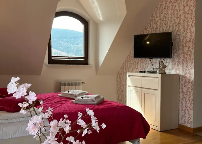 Vila Apartamety I Goscinne Na Jaskolczej *